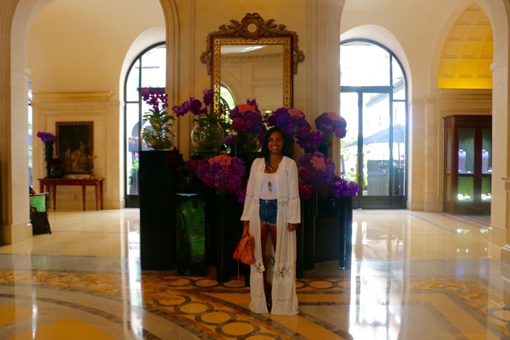 Tanya Major wearing: Zara Tunic Dress, James Perse tank, Hudson shorts, F21 necklace, Miu Miu wedges, Balenciaga Bag