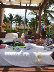 black fashion blogger