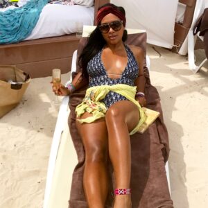 black fashion travel blogger