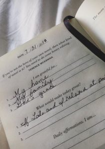 black fashion blogger