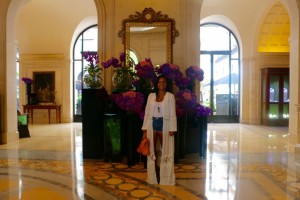 Tanya Major wearing: Zara Tunic Dress, James Perse tank, Hudson shorts, F21 necklace, Miu Miu wedges, Balenciaga Bag